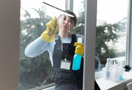 Nettoyage de vitres intérieures et extérieures à Mignières